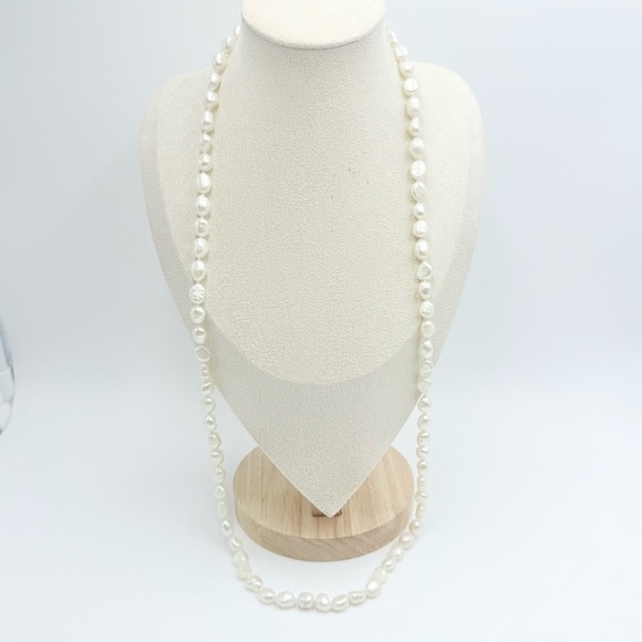 Vintage Elegant Genuine White Pearl Necklace - Picture 3 of 6